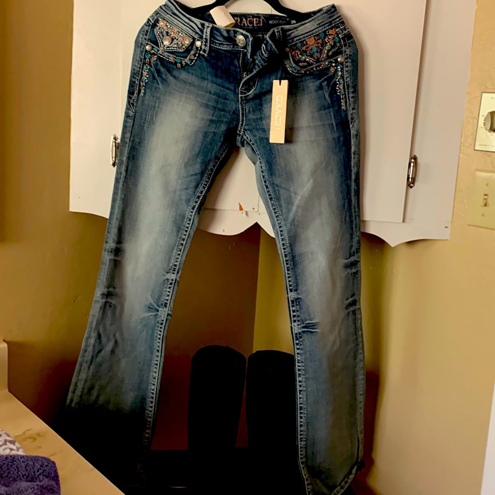 GRACE in LA - NWT Jeans W 28 Inseam 32 Bedazzled pockets.  Gorgeous jeans❤️